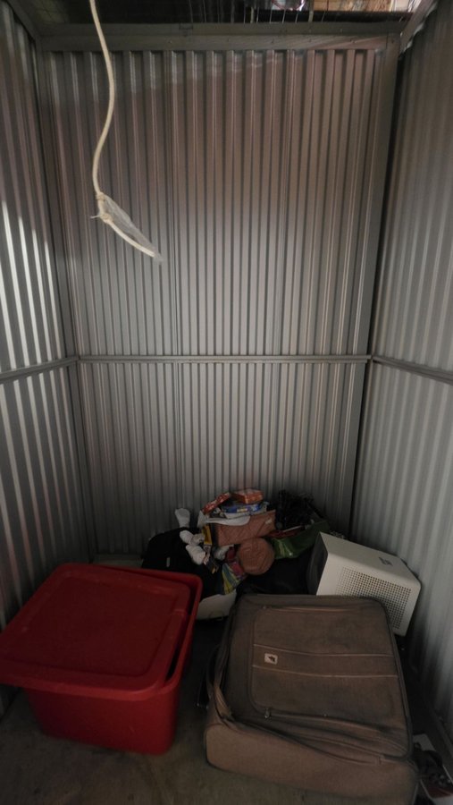 5 x 4 storage unit in Aventura, FL