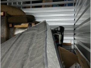 10 x 10 storage unit in Chicago Ridge, IL