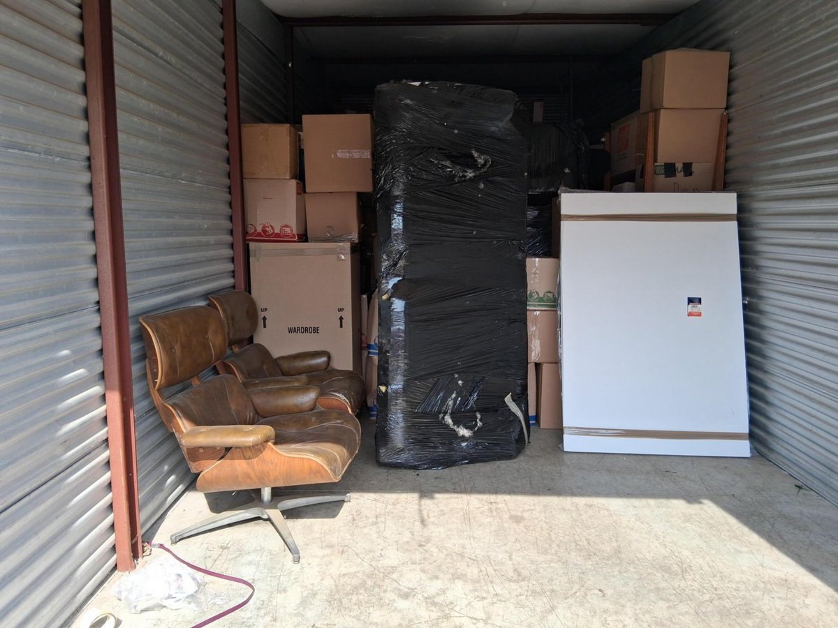 10 x 25 storage unit in Zion, IL