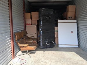 10 x 25 storage unit in Zion, IL