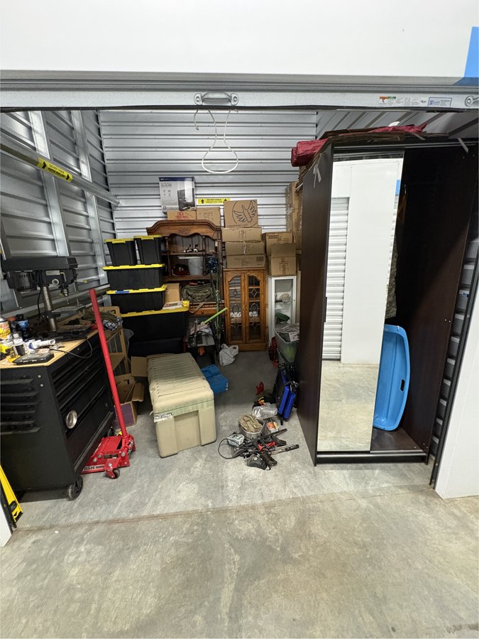 10 x 10 storage unit in Portland, OR