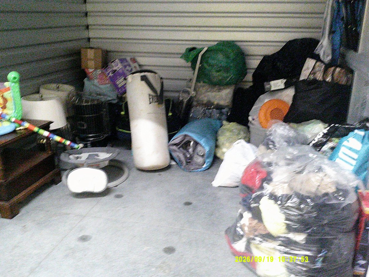 10 x 10 storage unit in Clemmons, NC