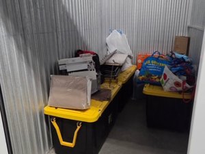 5 x 10 storage unit in Bloomfield, CT