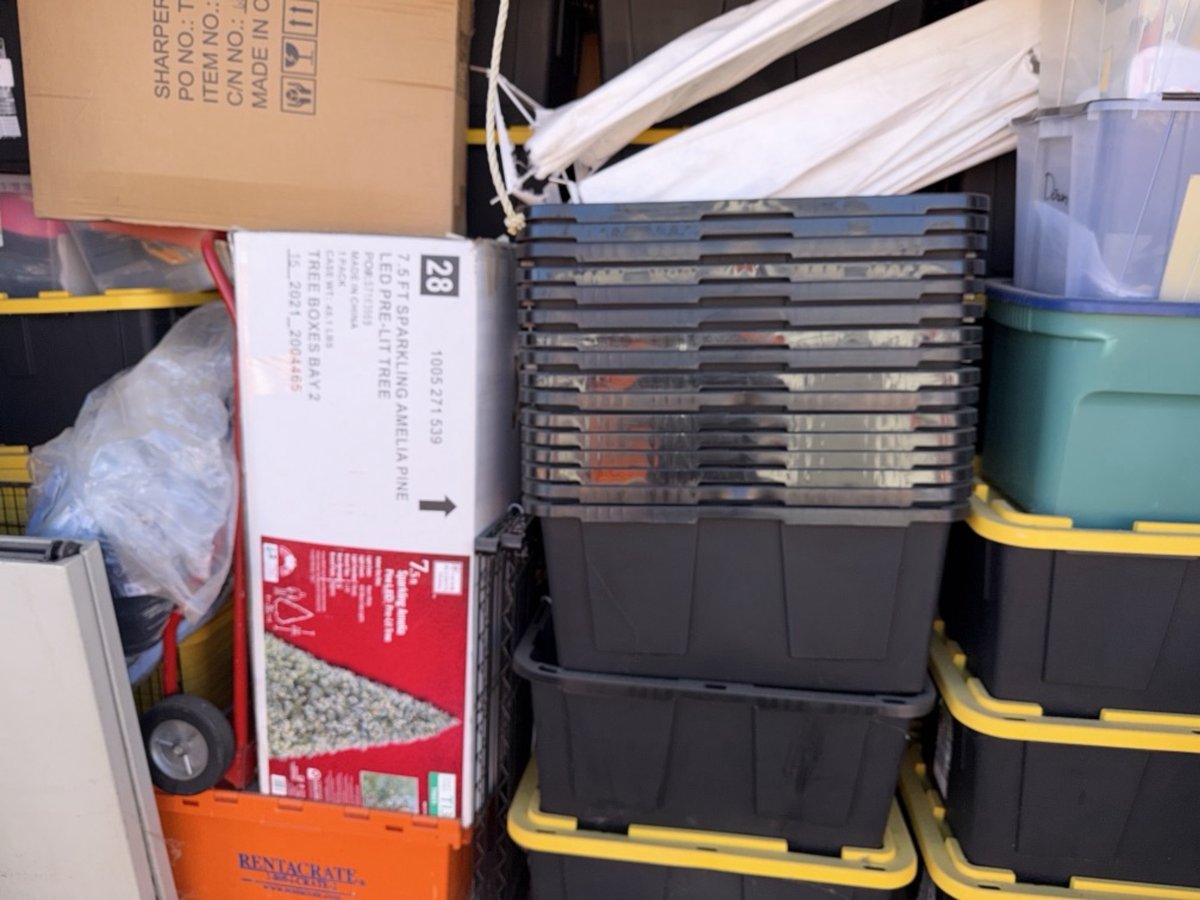 10 x 5 storage unit in Herndon, VA