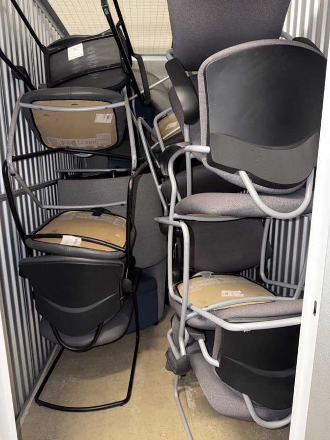5 x 10 storage unit in Chantilly, VA