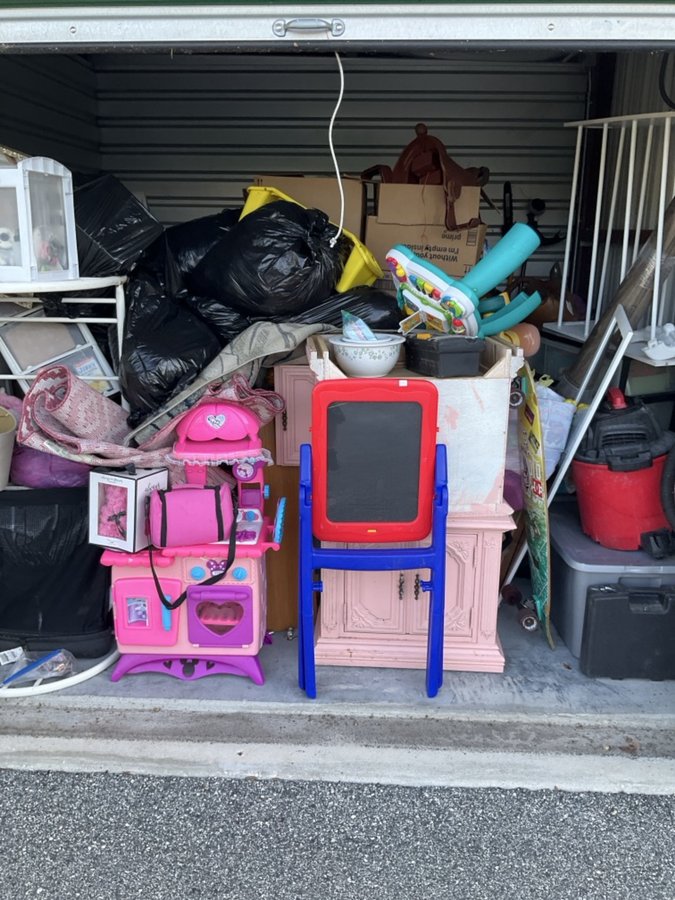 10 x 10 storage unit in Ocala, FL