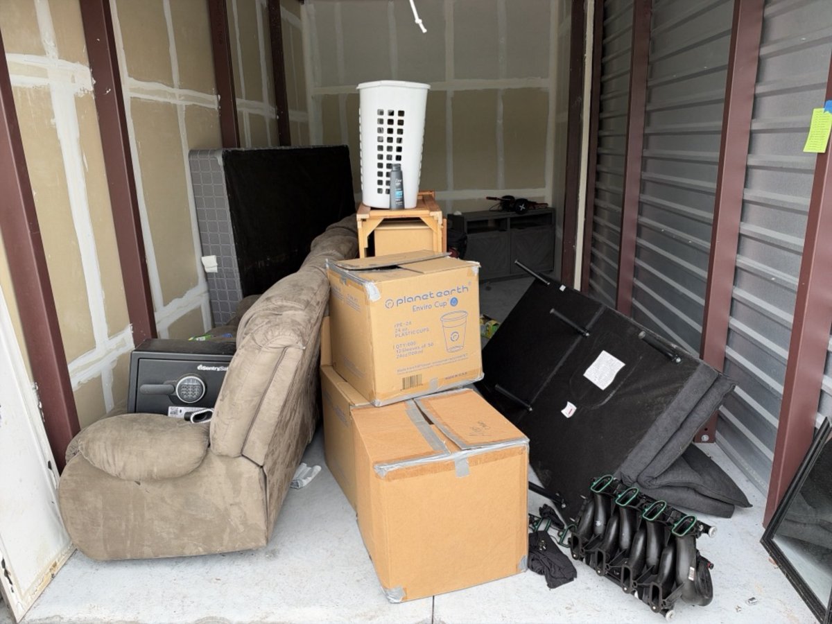 10 x 20 storage unit in Ocala, FL
