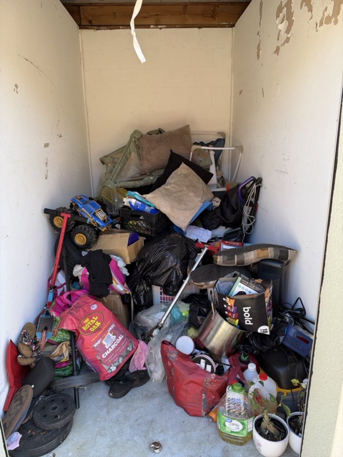 6 x 10 storage unit in Belleview, FL