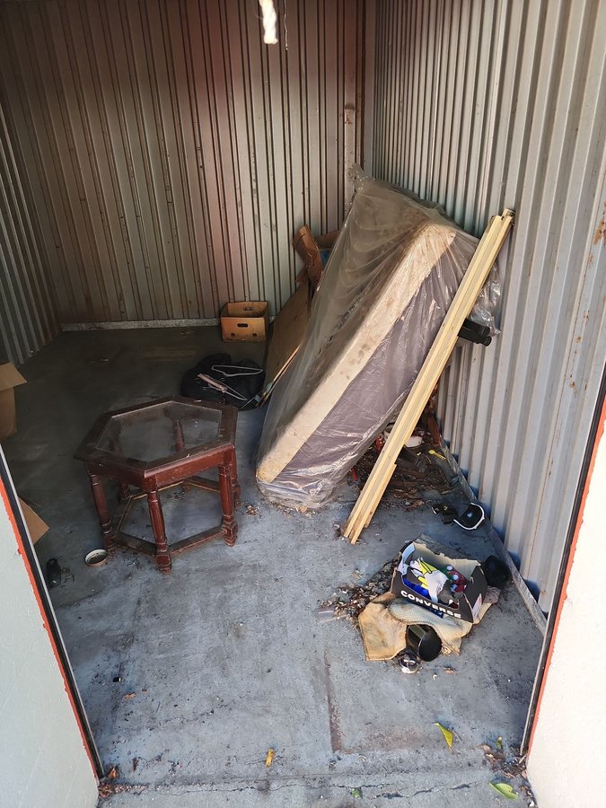 10 x 15 storage unit in Cranston, RI