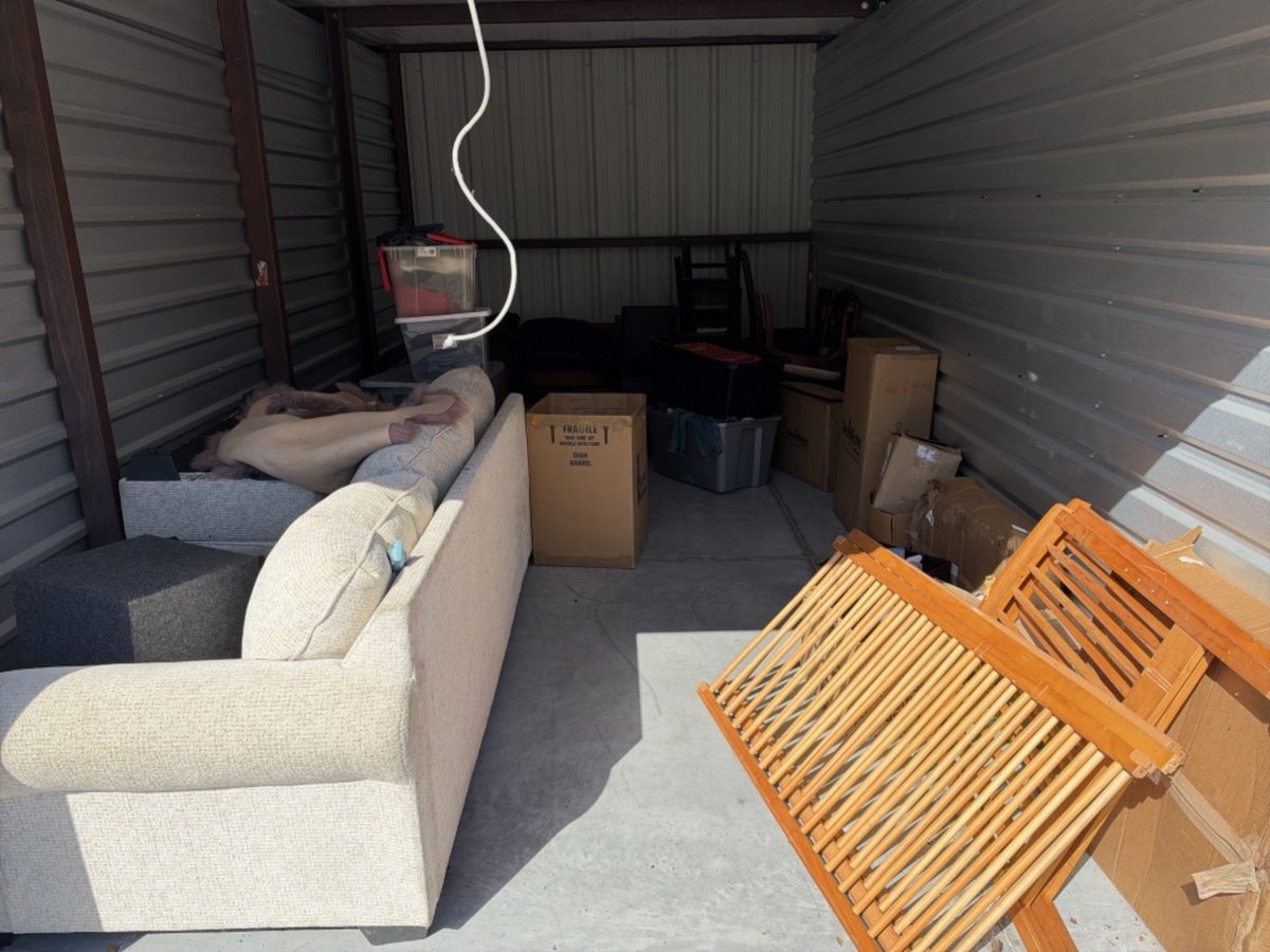 10 x 20 storage unit in Ocklawaha, FL