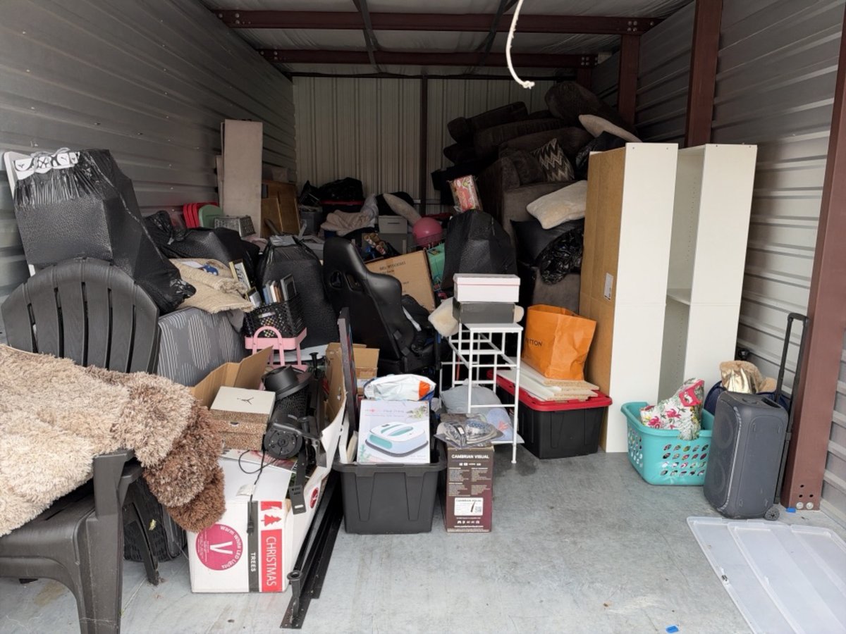 10 x 25 storage unit in Ocala, FL