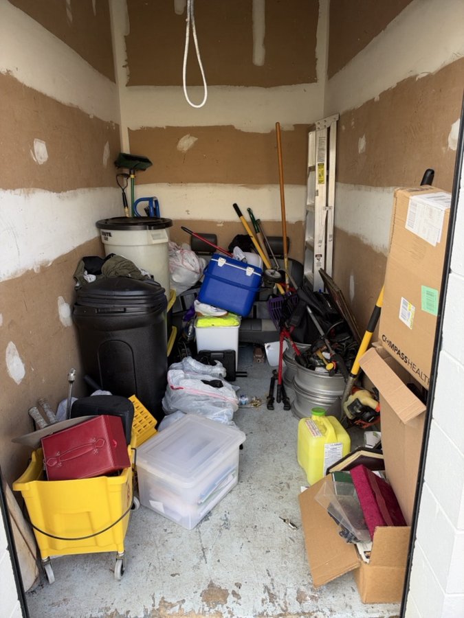 6 x 10 storage unit in Ocala, FL