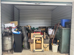 10 x 10 storage unit in Helotes, TX