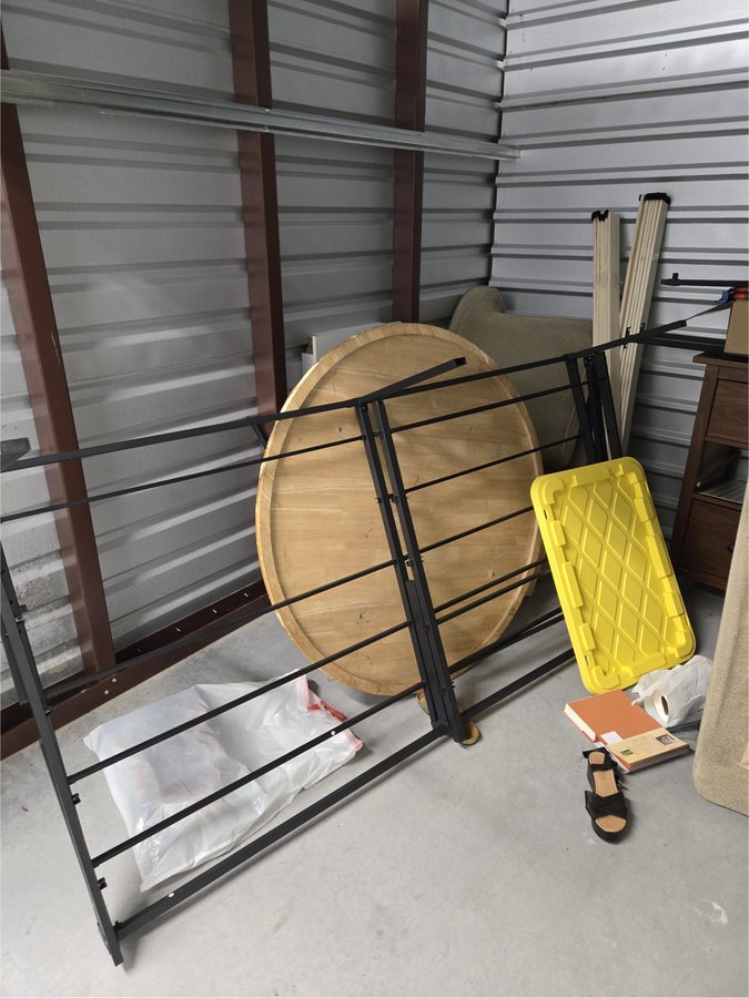 10 x 10 storage unit in New Castle, DE