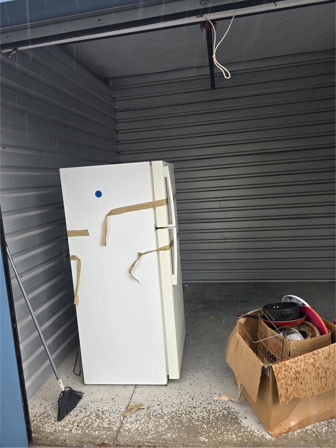 10 x 10 storage unit in Lake Wales, FL