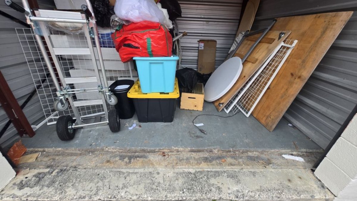 10 x 10 storage unit in Miami, FL