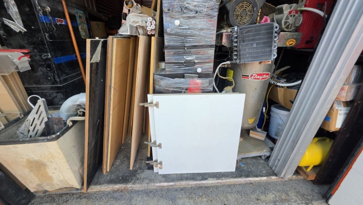 10 x 15 storage unit in Miami, FL