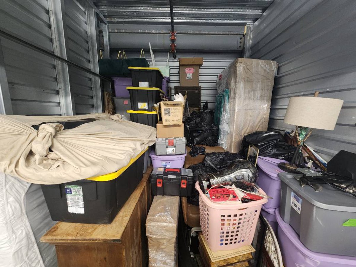 10 x 10 storage unit in Scottsdale, AZ