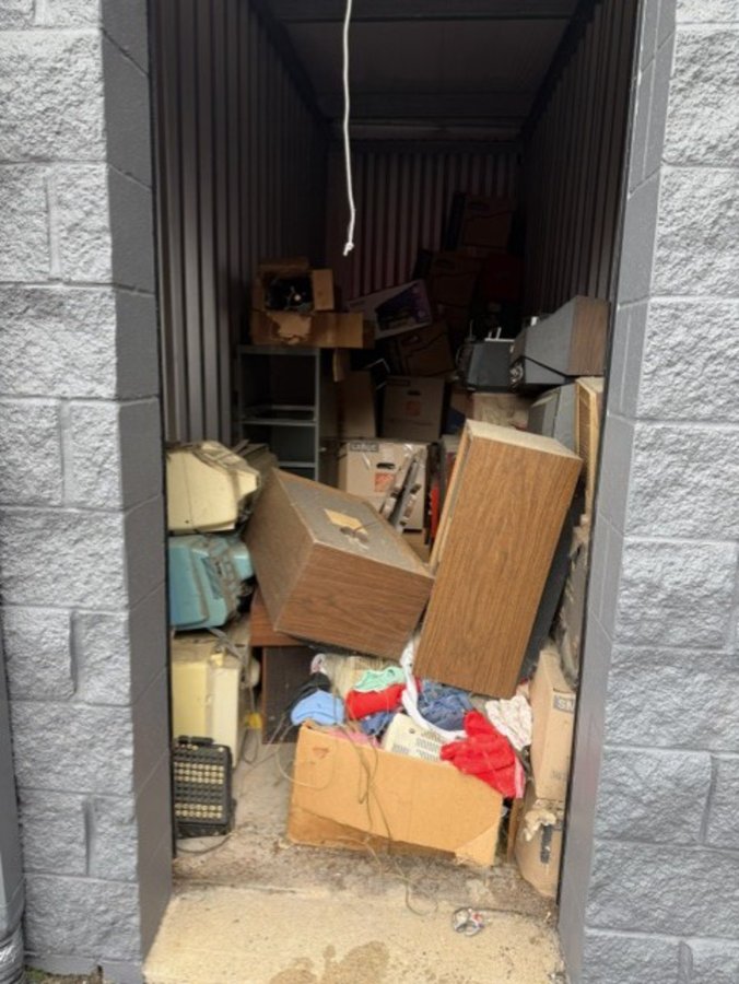 5 x 15 storage unit in Newington, CT