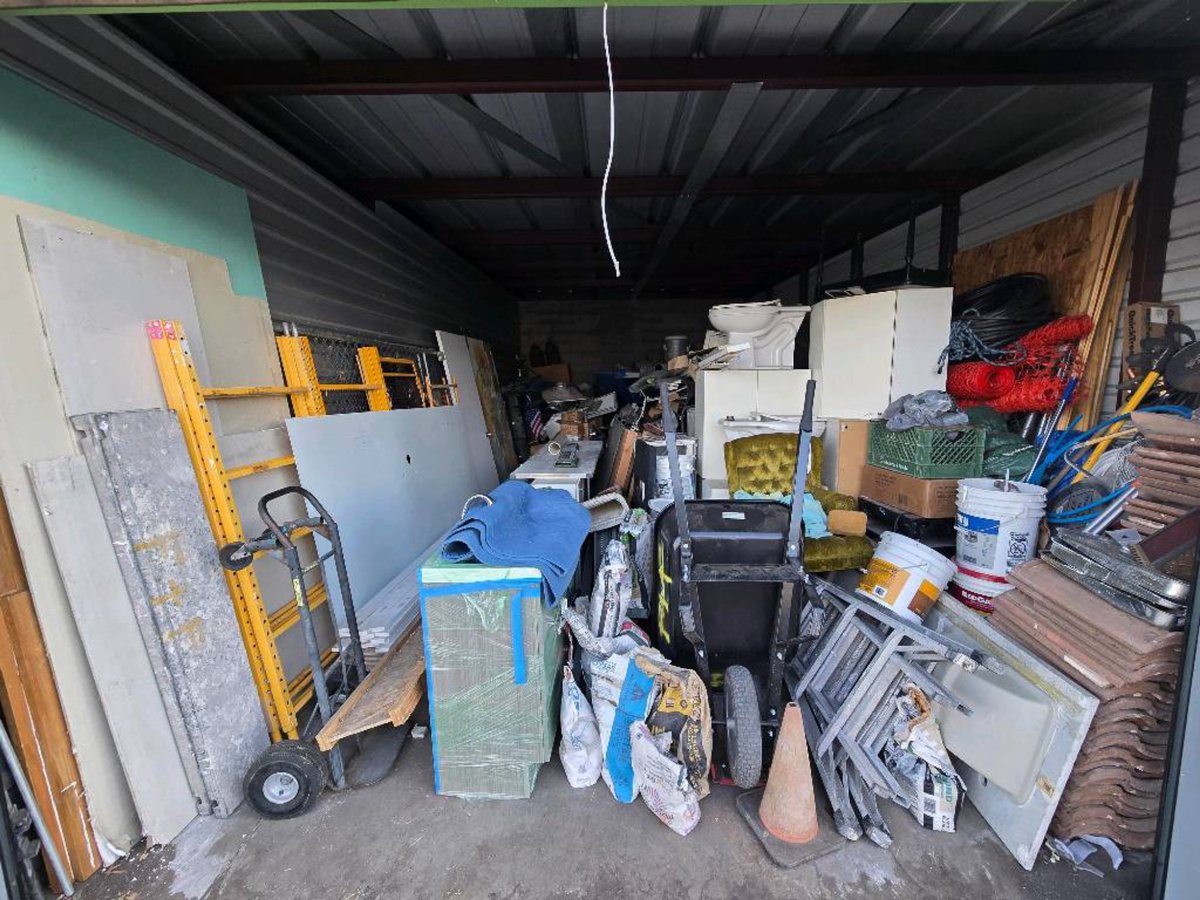 15 x 30 storage unit in Phoenix, AZ