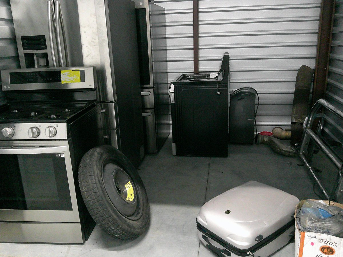 10 x 10 storage unit in Columbus, OH