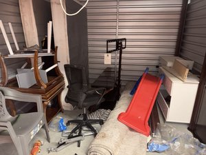 10 x 10 storage unit in Chantilly, VA