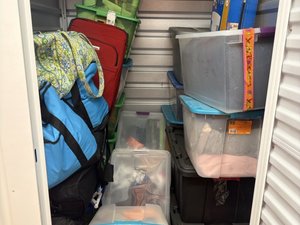 5 x 5 storage unit in Chantilly, VA