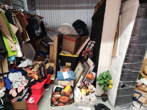 10 x 10 storage unit in Johnston, RI