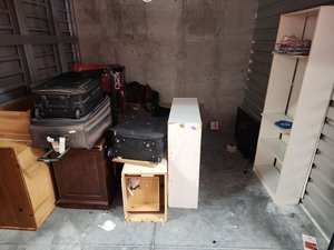 10 x 10 storage unit in Johnston, RI