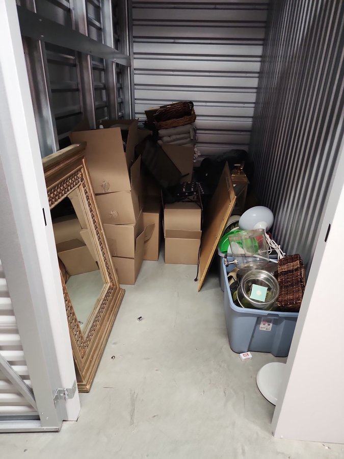5 x 10 storage unit in Johnston, RI
