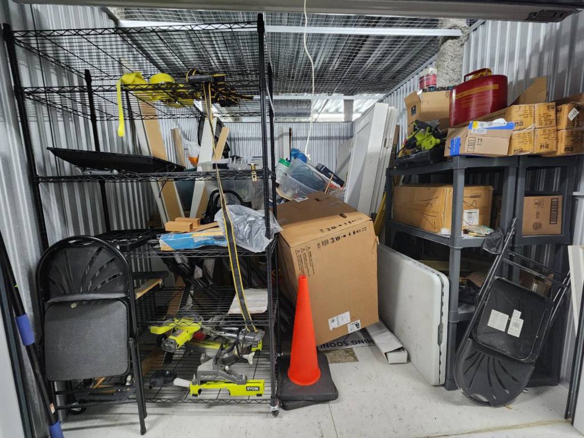 10 x 15 storage unit in Chicago, IL
