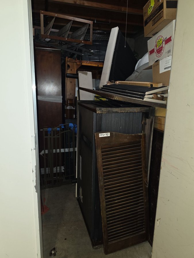 10 x 15 storage unit in Lake Oswego, OR