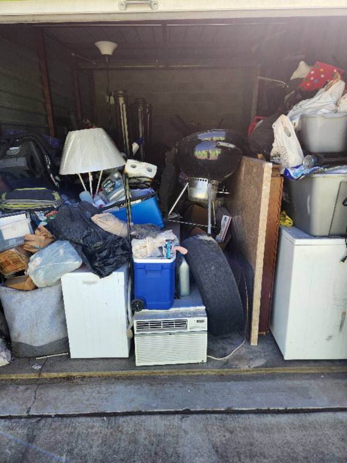 10 x 15 storage unit in Sacramento, CA