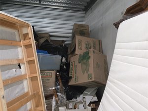 10 x 19 storage unit in Capitol Heights, MD