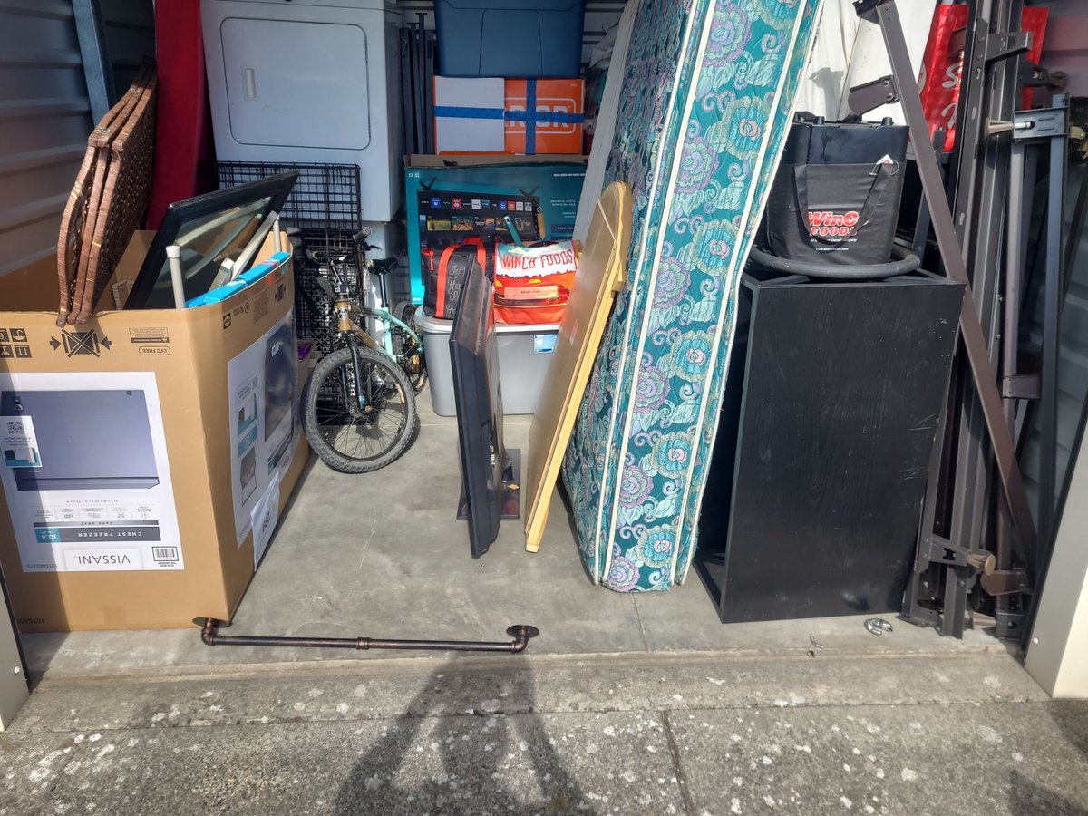 10 x 10 storage unit in Kelso, WA