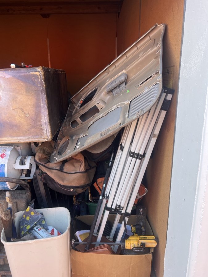 10 x 15 storage unit in Sacramento, CA