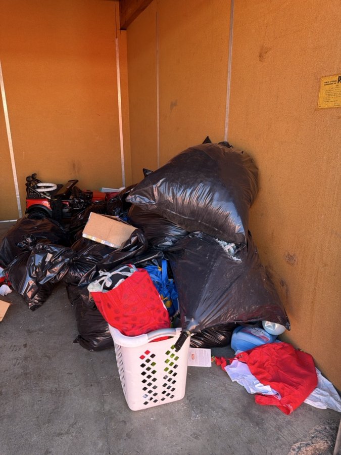 10 x 15 storage unit in Sacramento, CA