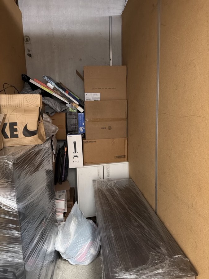 5 x 10 storage unit in Sacramento, CA