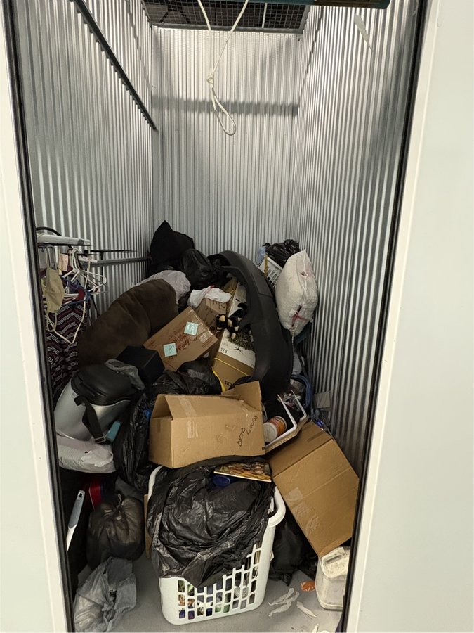 5 x 10 storage unit in Clearwater, FL