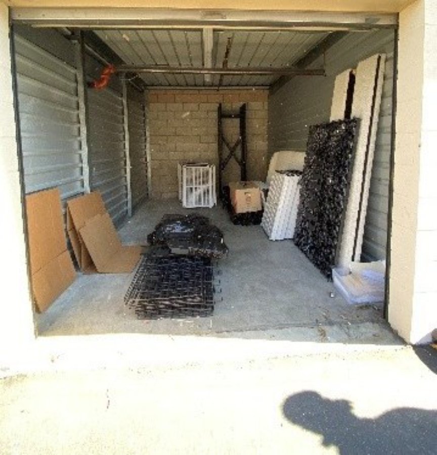 10 x 15 storage unit in Costa Mesa, CA