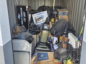 5 x 10 storage unit in Westlake, OH