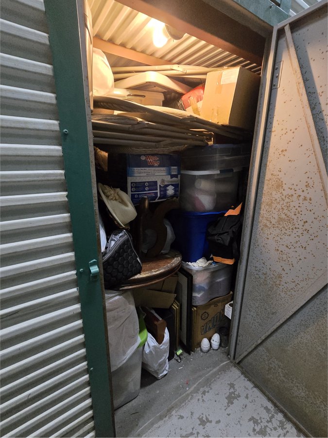 5 x 7 storage unit in Miami, FL