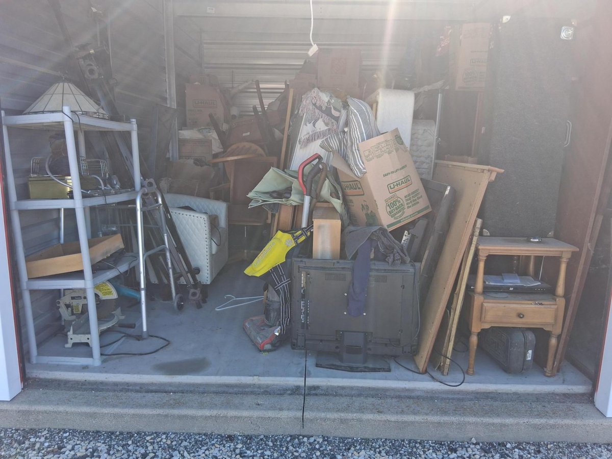 10 x 15 storage unit in Antioch, IL