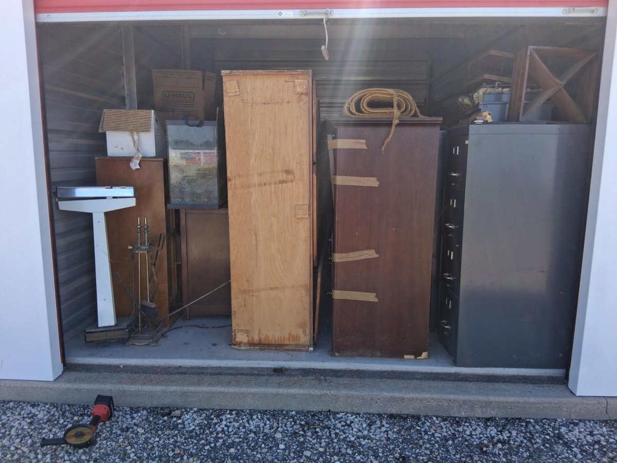 10 x 15 storage unit in Antioch, IL