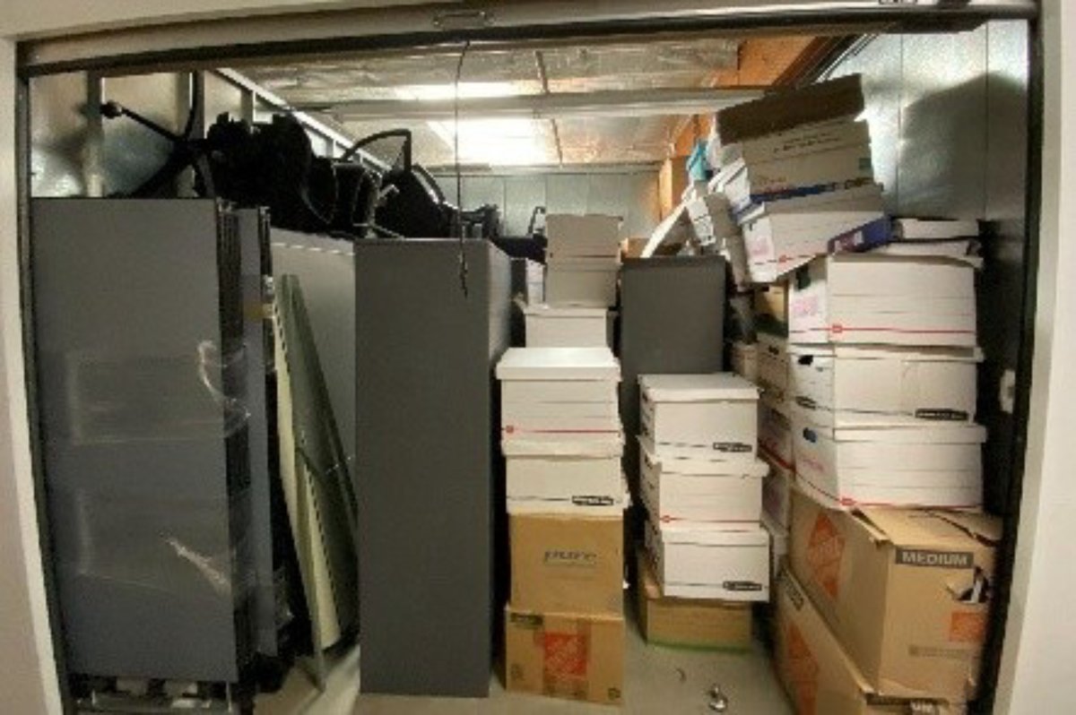 10 x 10 storage unit in Costa Mesa, CA