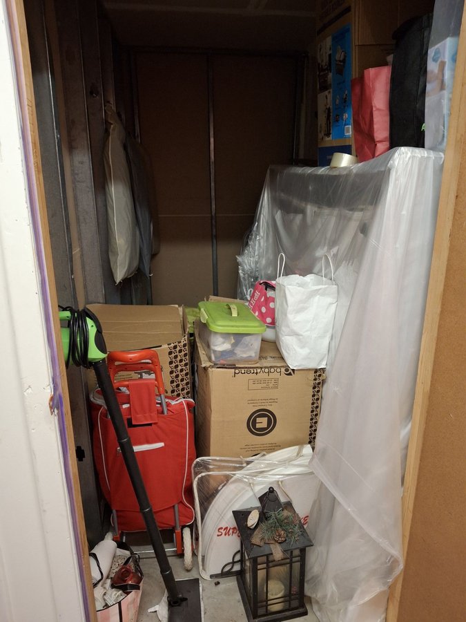 5 x 10 storage unit in Miami Gardens, FL