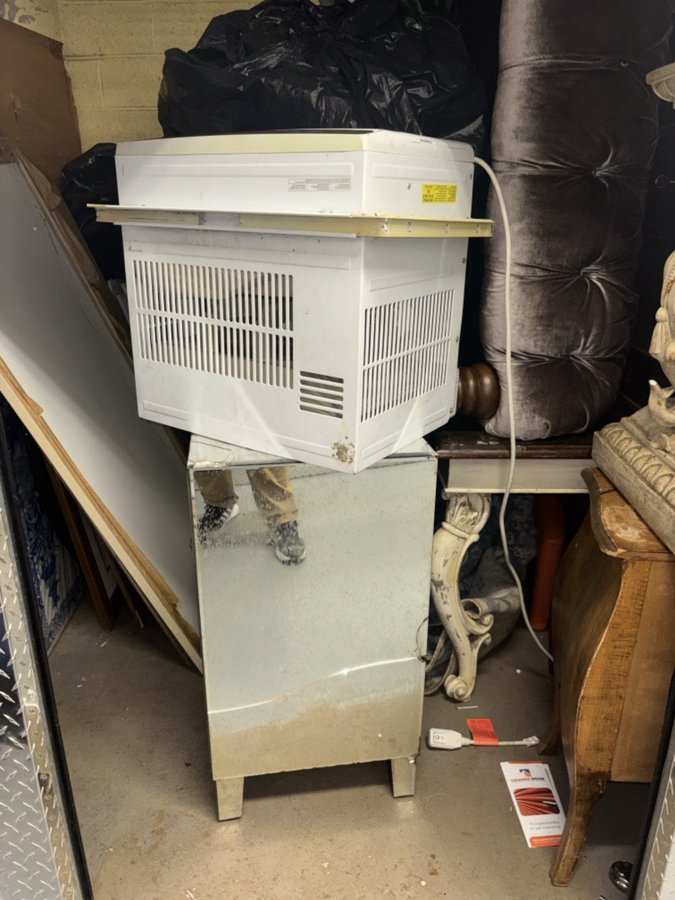 10 x 10 storage unit in Yonkers, NY