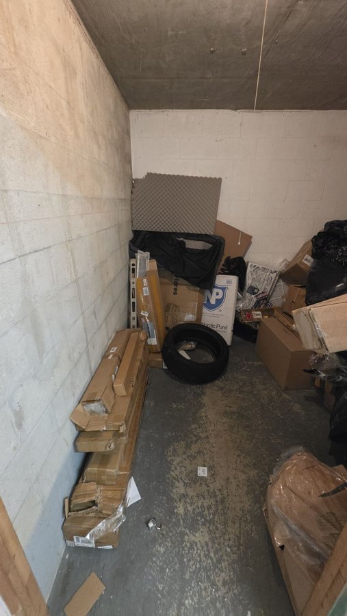 10 x 10 storage unit in Miami Gardens, FL