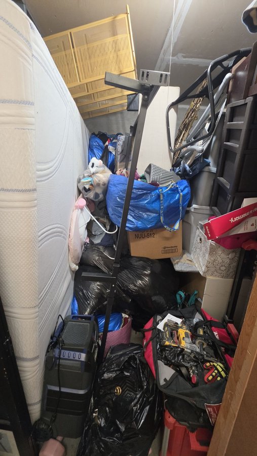 10 x 10 storage unit in Miami Gardens, FL