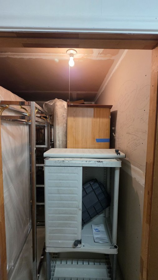 10 x 10 storage unit in Miami Gardens, FL